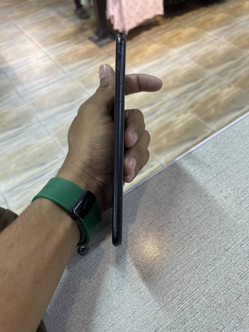 Apple iPhone 7 Plus 1