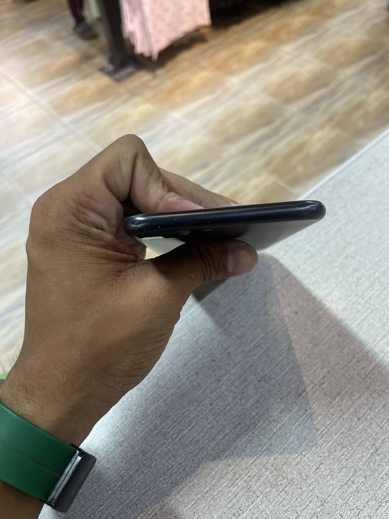 Apple iPhone 7 Plus 2