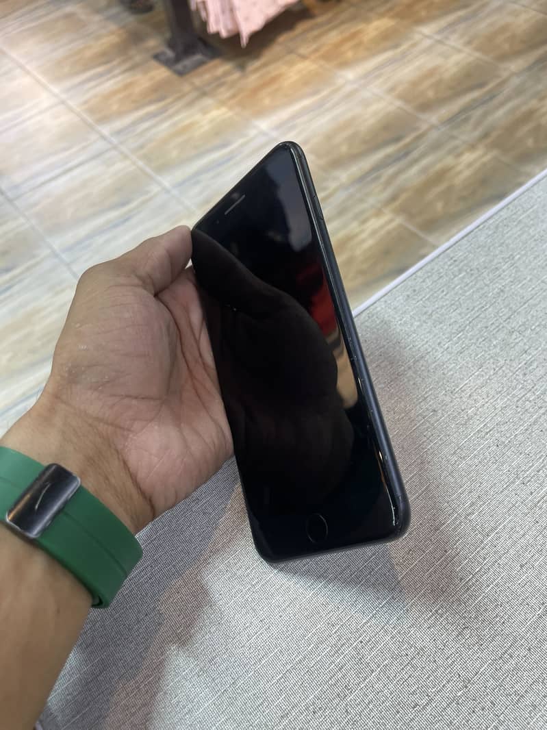 Apple iPhone 7 Plus 3