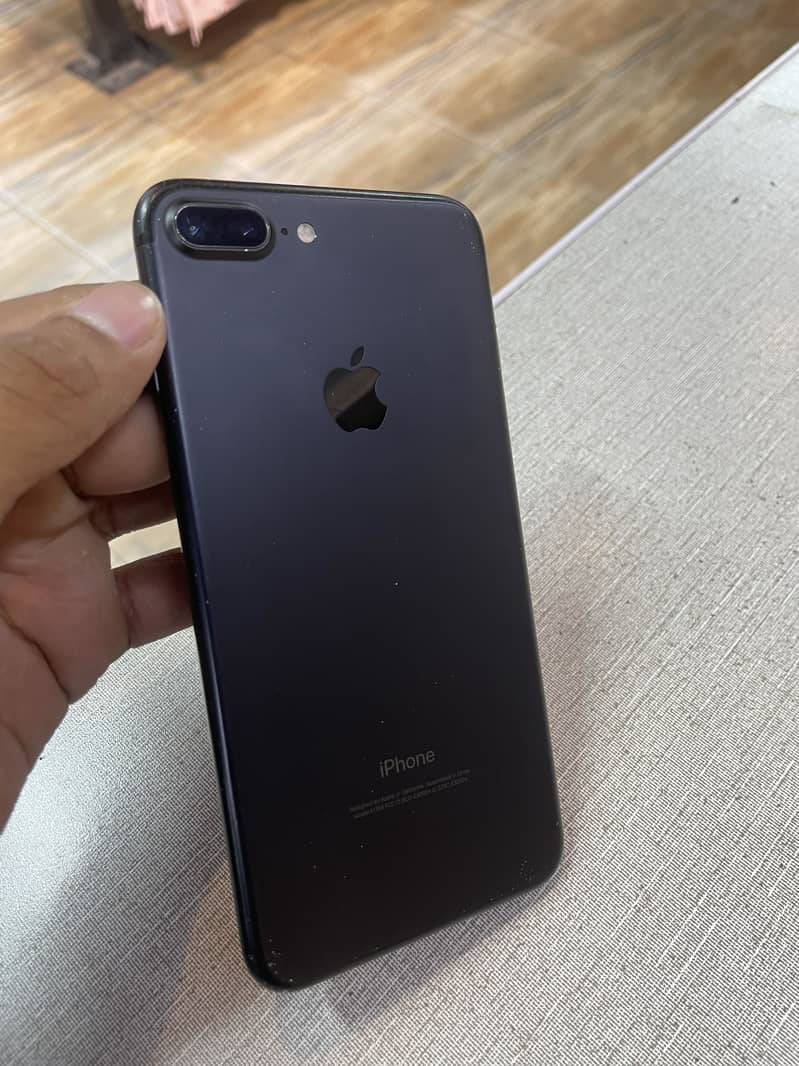 Apple iPhone 7 Plus 4