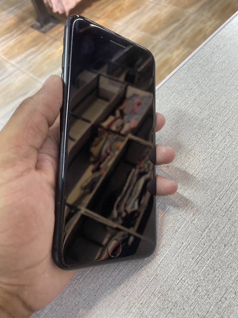 Apple iPhone 7 Plus 5
