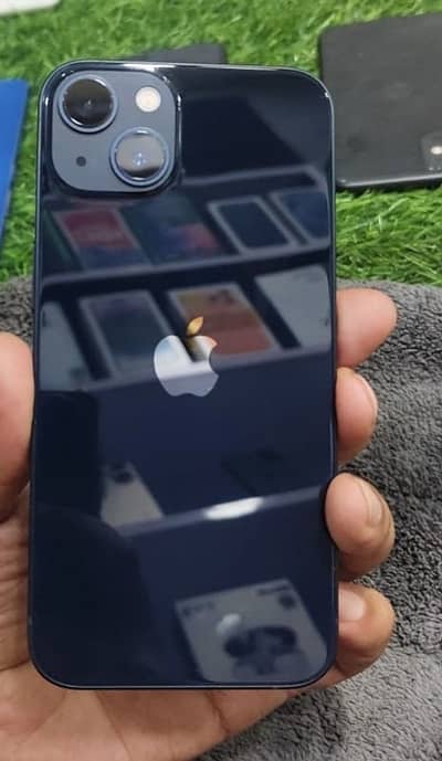Apple iPhone 13