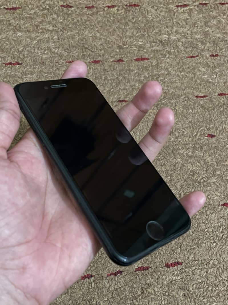 Apple iPhone SE2 6