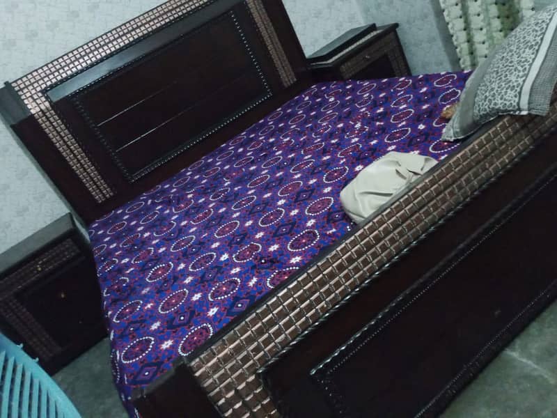 Master bed 0