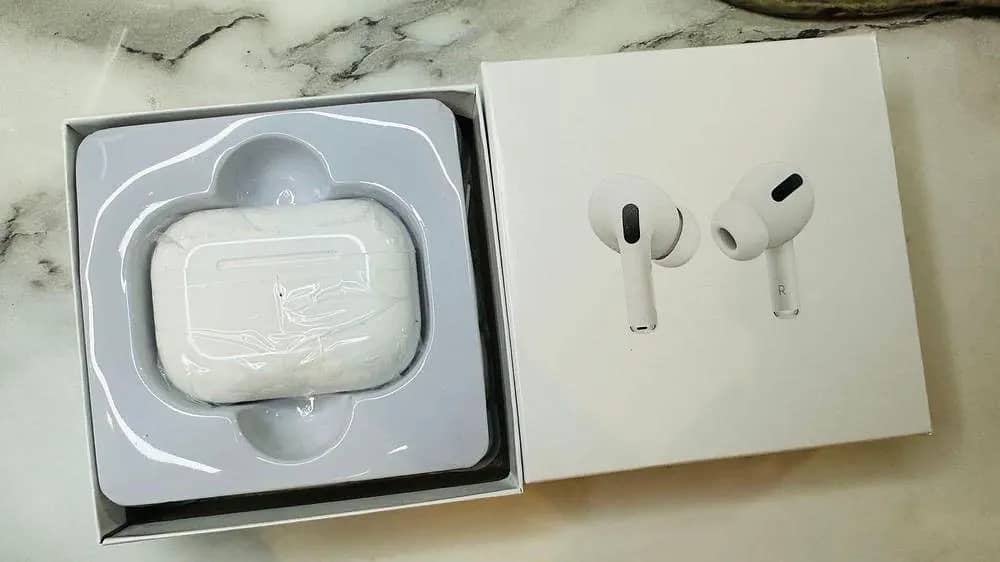 Earbuds 1