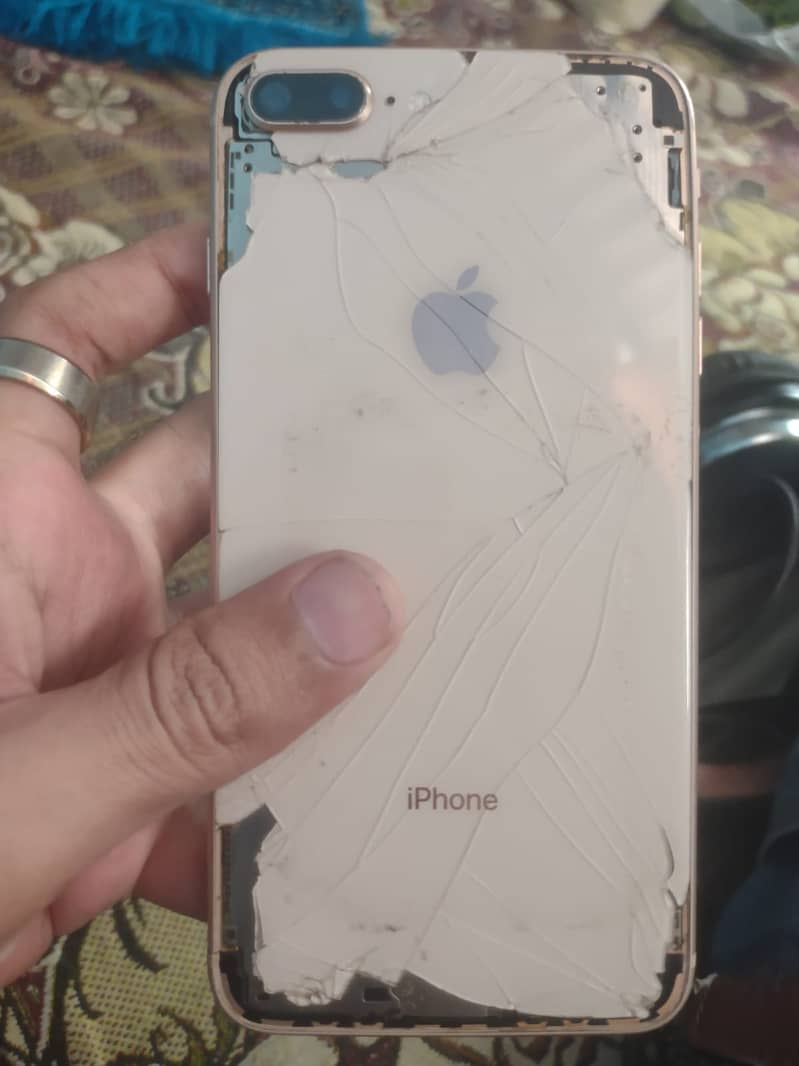 Apple iPhone 8 Plus 2