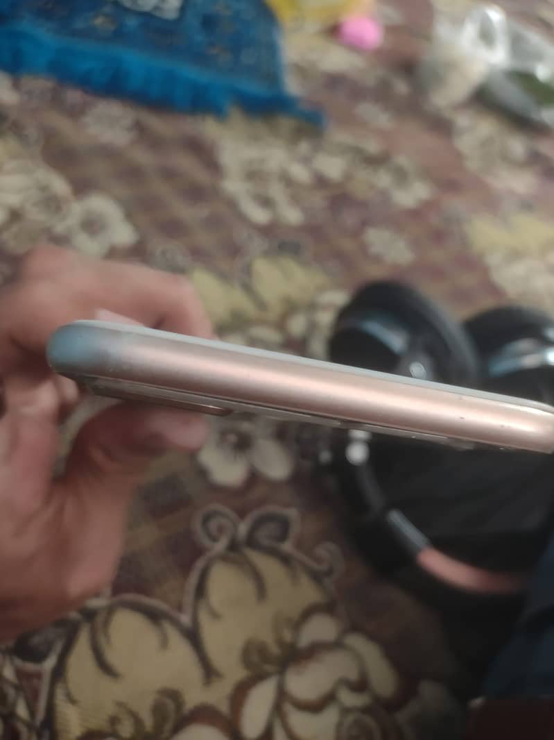 Apple iPhone 8 Plus 3