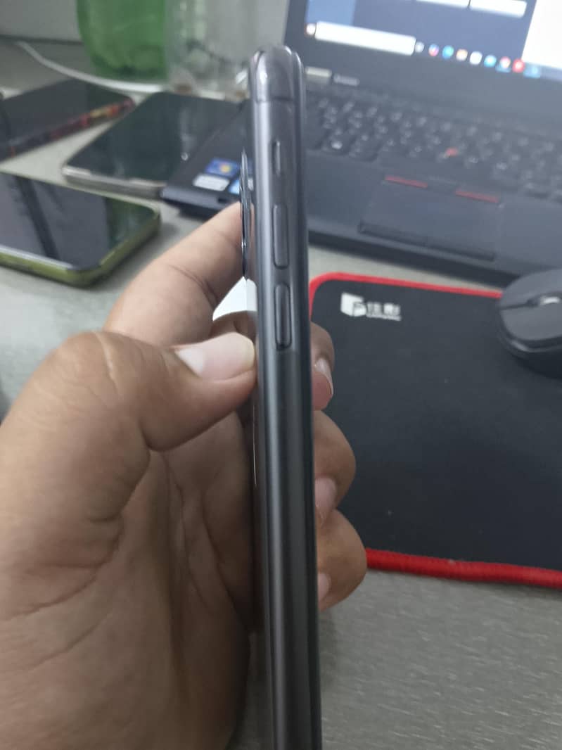 iphone 11 pro max 2