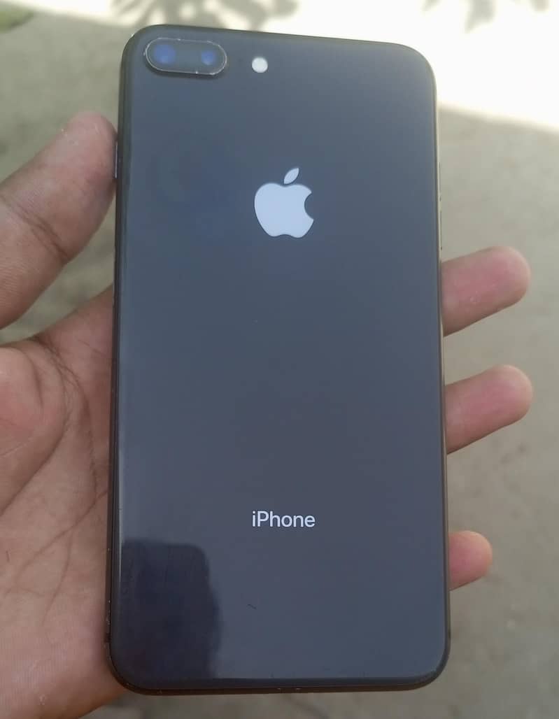 Apple iPhone 8 Plus 2