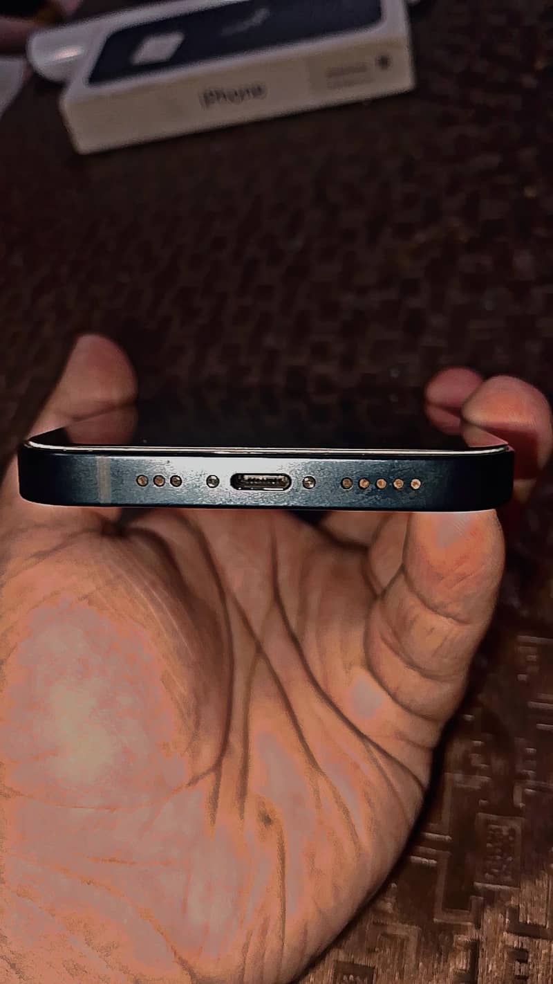 Apple iPhone 13 4