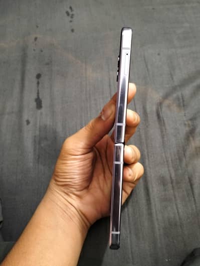Samsung Mobile Z Flip 4