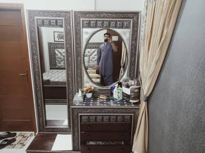 dressing table
