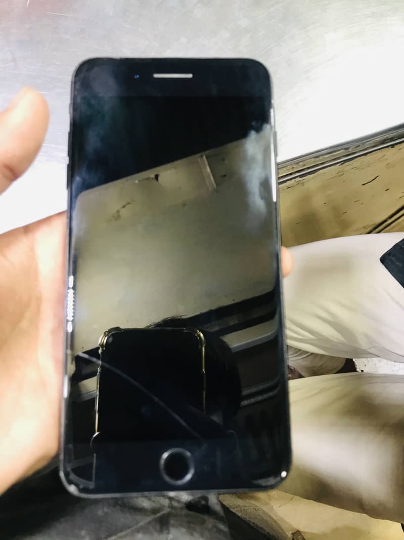 Apple iPhone 7 Plus 3