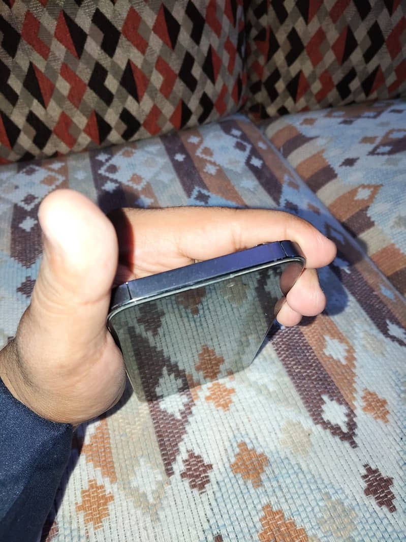 Apple iPhone 14 Pro Max 3