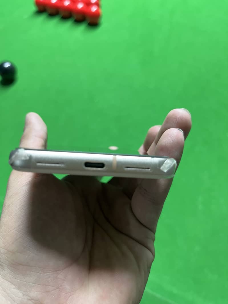 Google Pixel 8 3