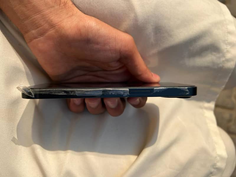 Apple iPhone 13 3