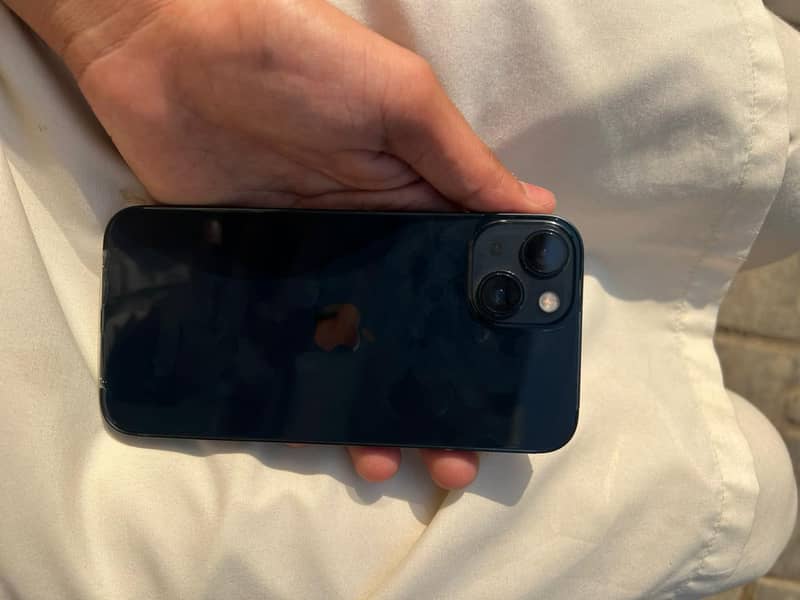 Apple iPhone 13 8