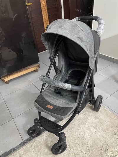 Baby stroller giggle