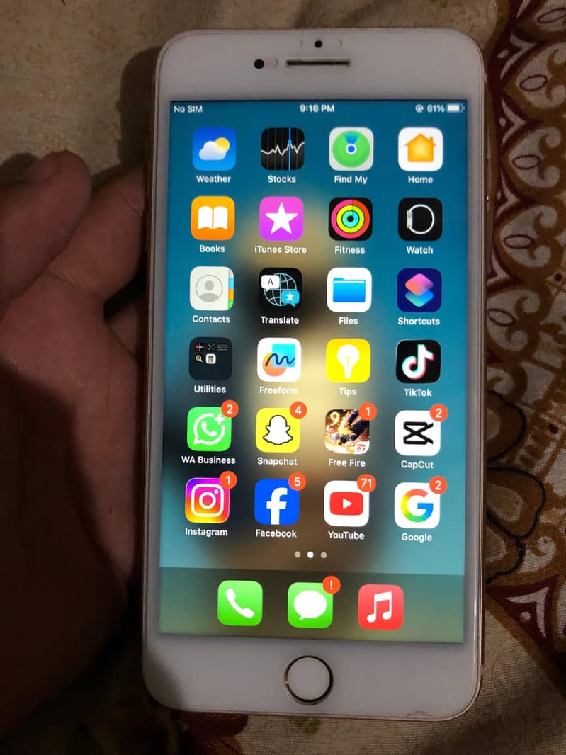 Apple iPhone 8 Plus 0