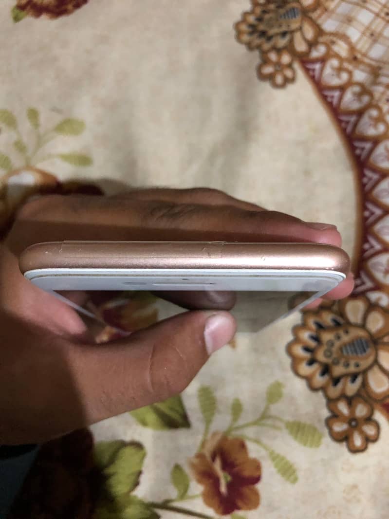 Apple iPhone 8 Plus 8