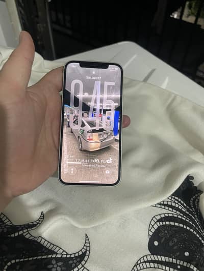 Apple iPhone 12