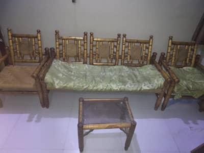 Antic sofa set hai cota room k Liye