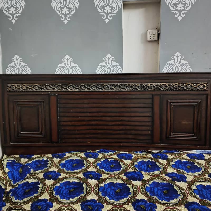 full size Bed 1