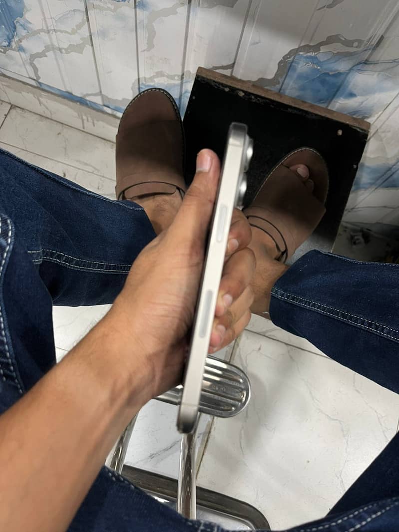 Apple iPhone 15 Pro 2