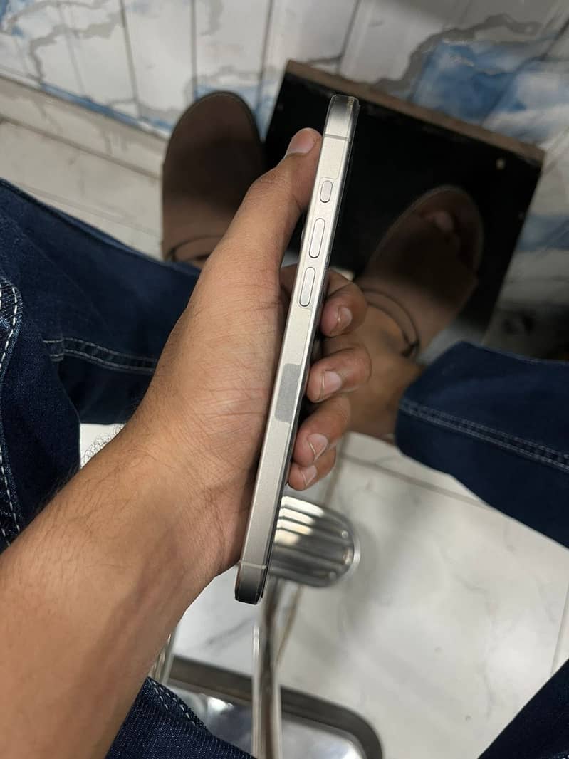 Apple iPhone 15 Pro 5