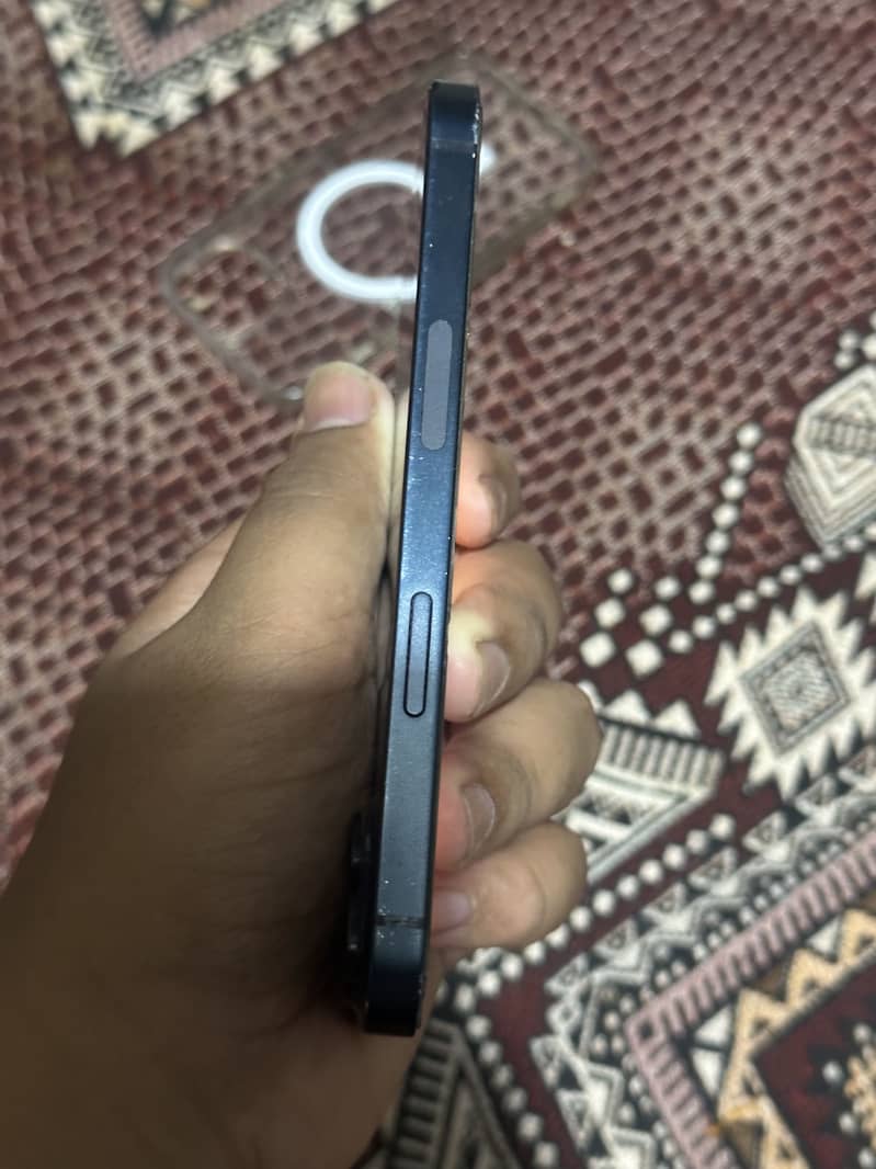 Apple iPhone 13 1