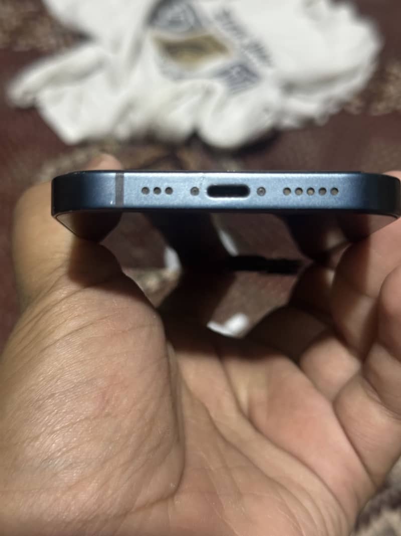 Apple iPhone 13 4