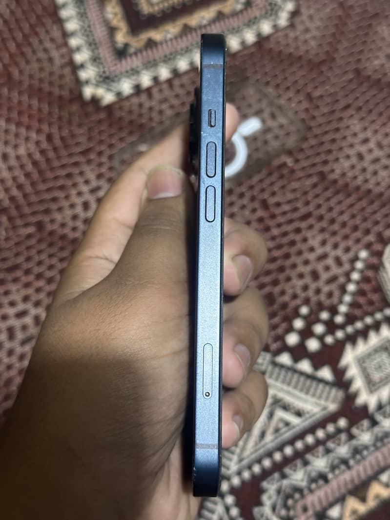 Apple iPhone 13 5
