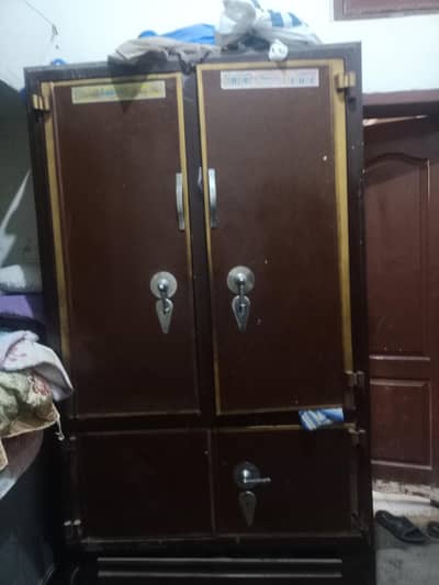 iron safe Almirah