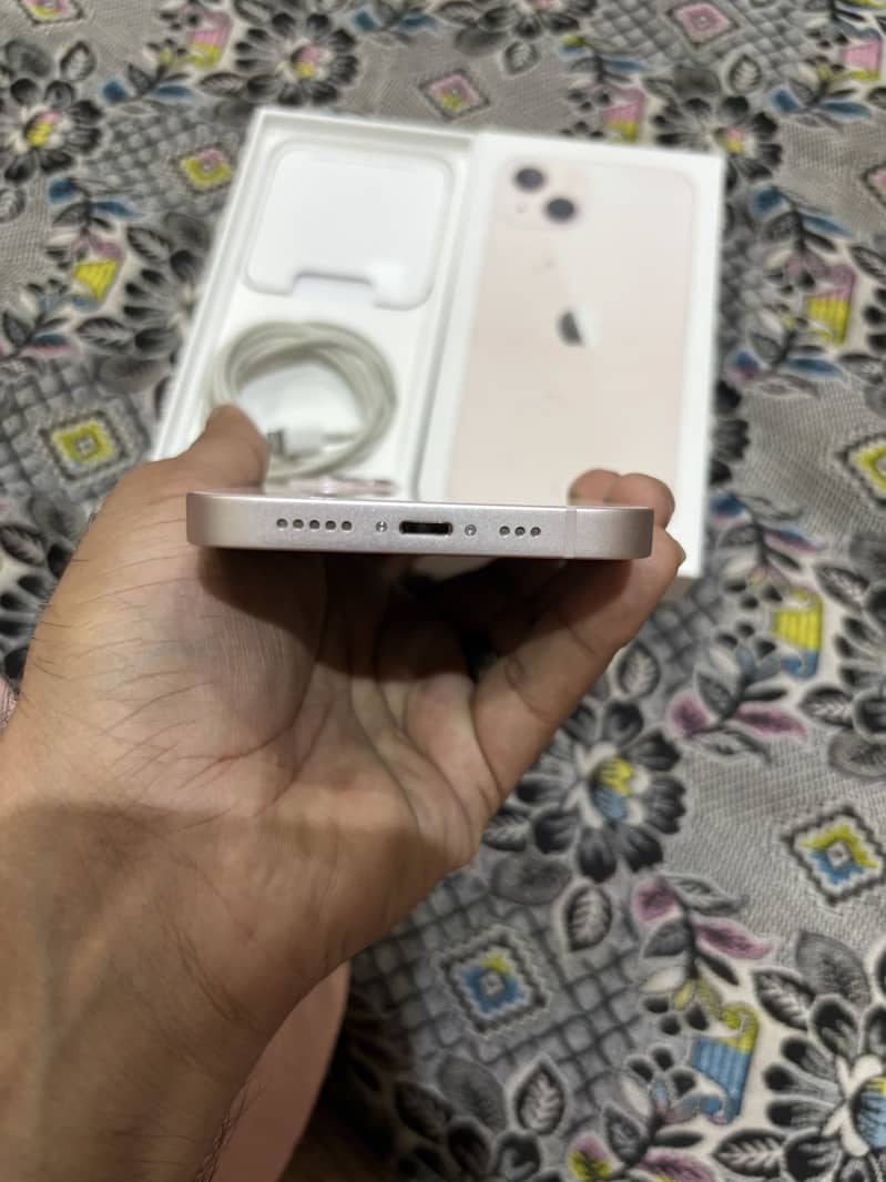 iPhone 13 6