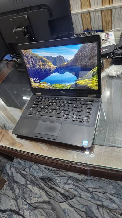 Dell latitude 5470 |i7 6th | 8gb ram | 256nvme | 2gb card