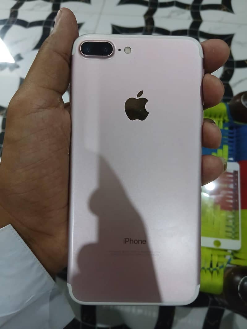 Apple iPhone 7 Plus 3