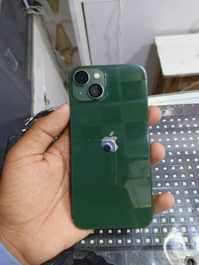 Apple iPhone 13