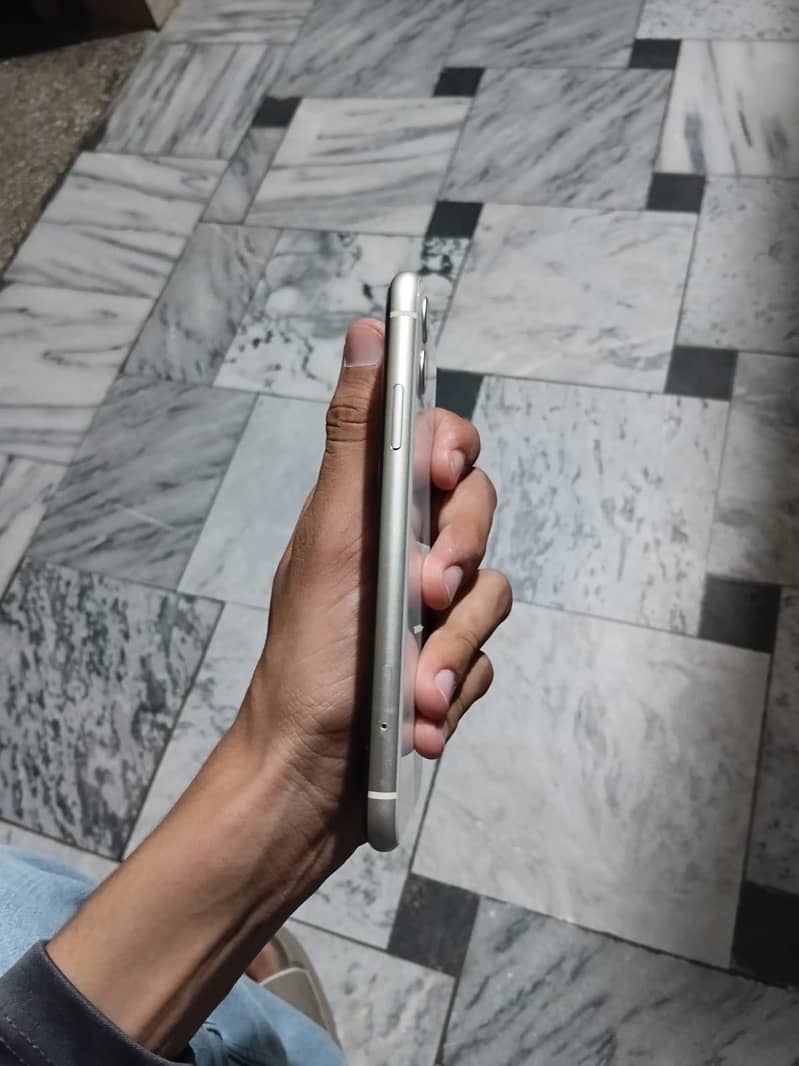 Apple iPhone 11 2