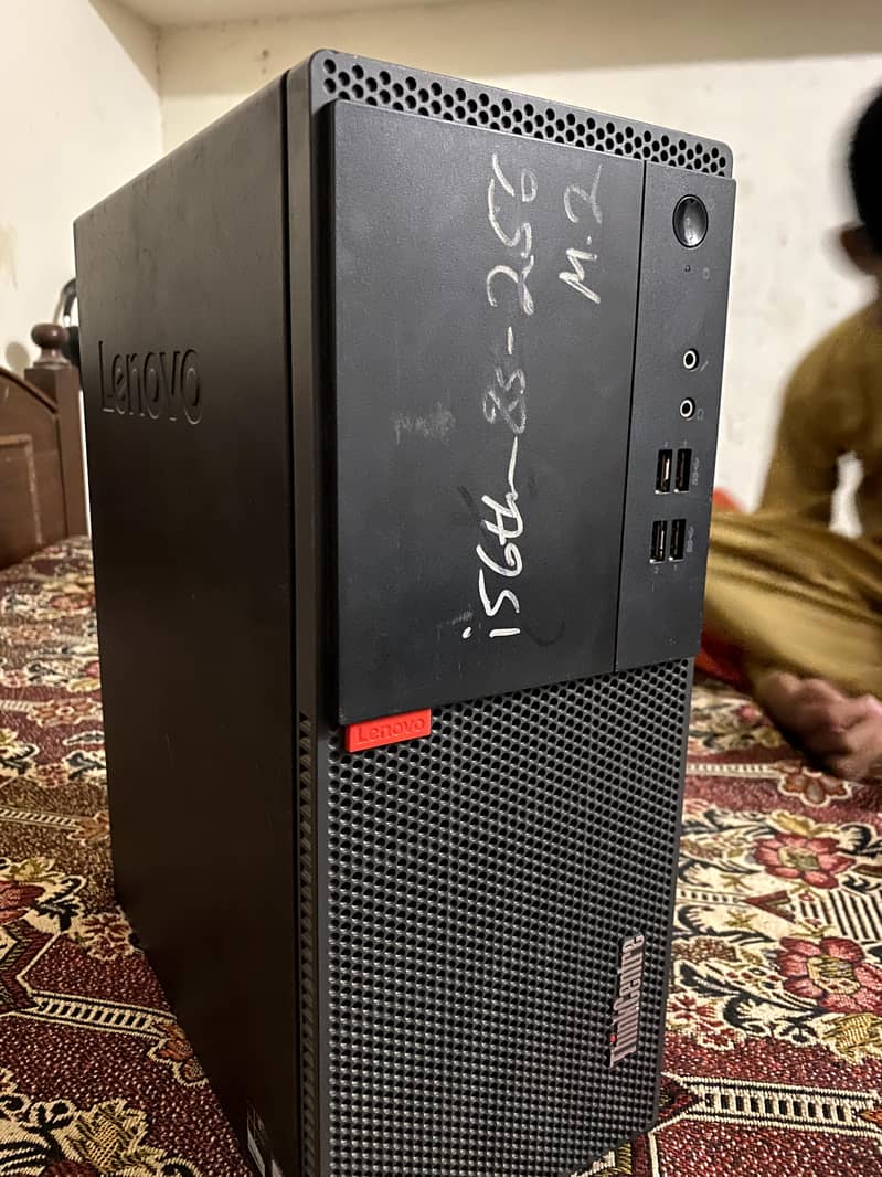 Computer with full setup. 0