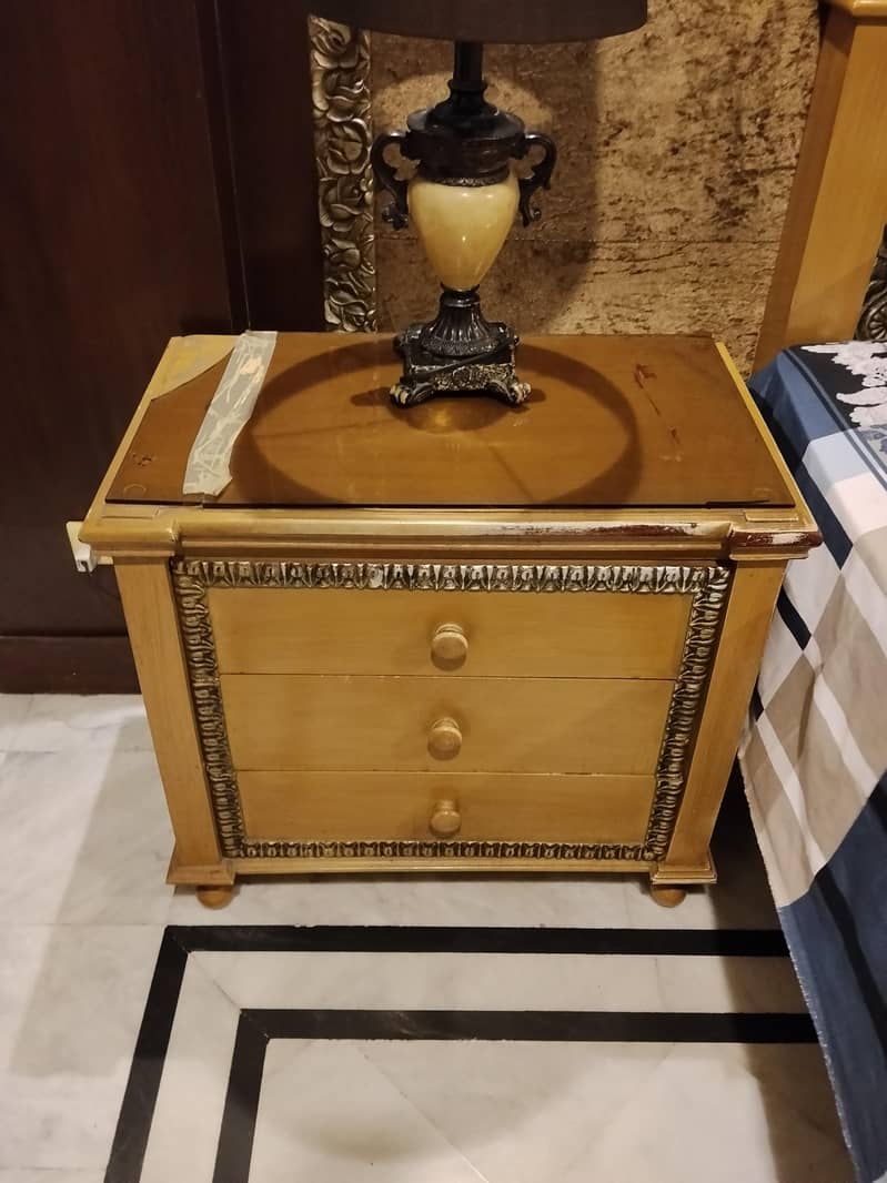 bed set with dressing table 1