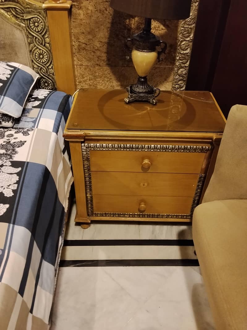 bed set with dressing table 3