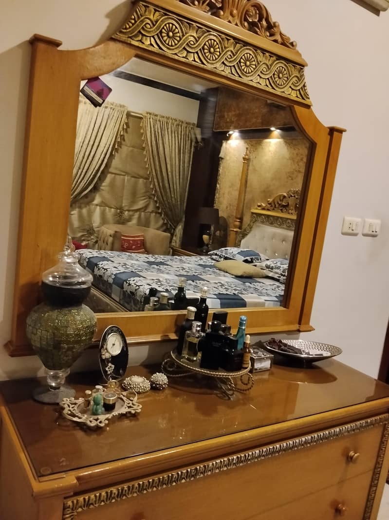 bed set with dressing table 7