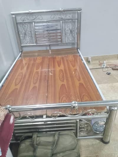 Single bed & Sofa set 3 per