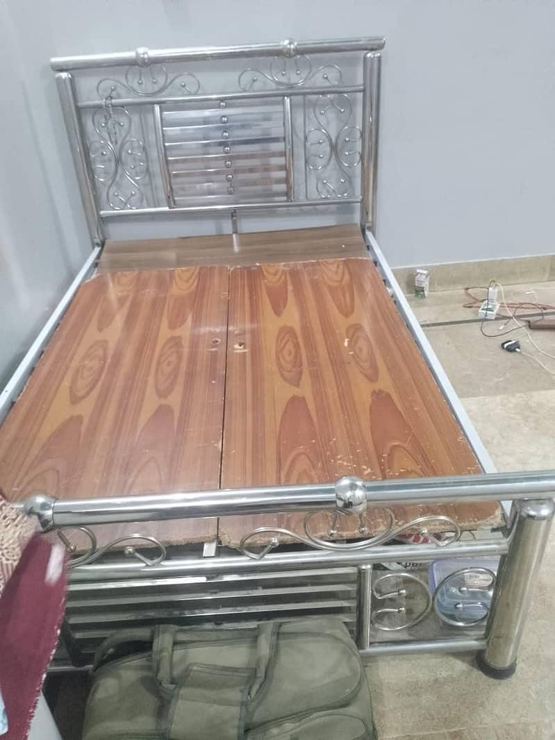 Single bed & Sofa set 3 per 0