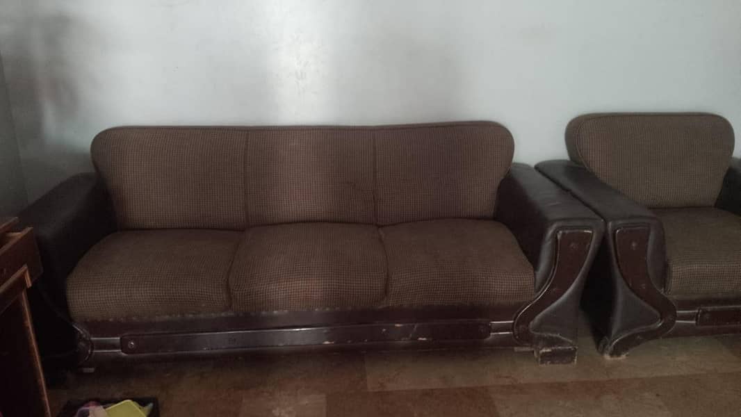 Single bed & Sofa set 3 per 3