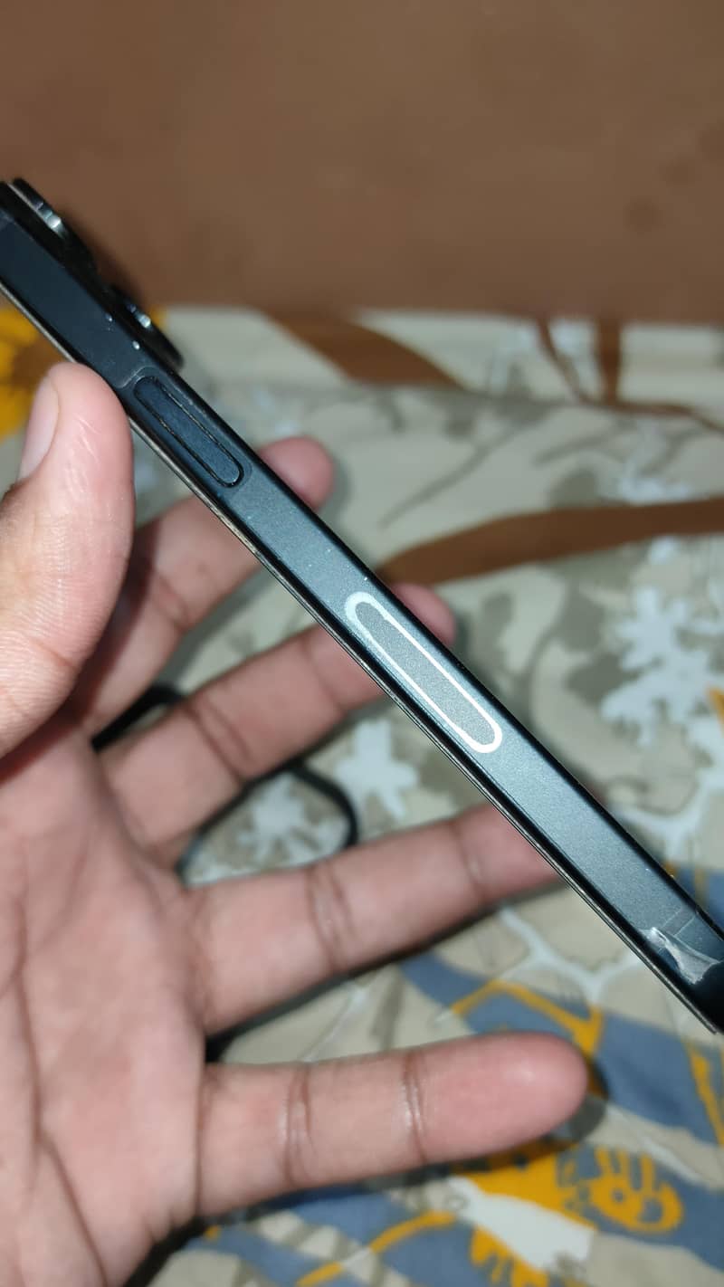 Apple iPhone 15 3