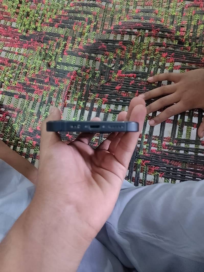 Apple iPhone 12 3