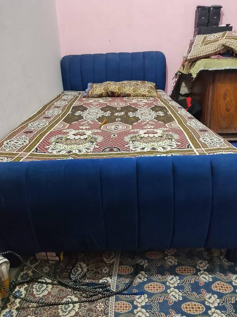 2 single beds 0
