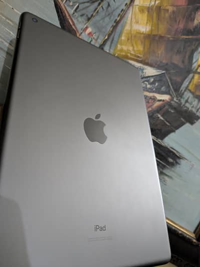 Ipad 8 gen white lush condition best for gaming