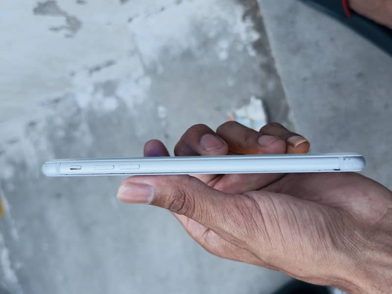 Apple iPhone 8 Plus 2